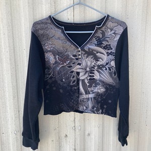 Upcycled Reworked Y2K Long sleeve Crop top size Medium