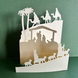 Trójskładana kartka świąteczna z kopertą i napisem „Narodzenie” w formacie SVG, plik do cięcia cyfrowego