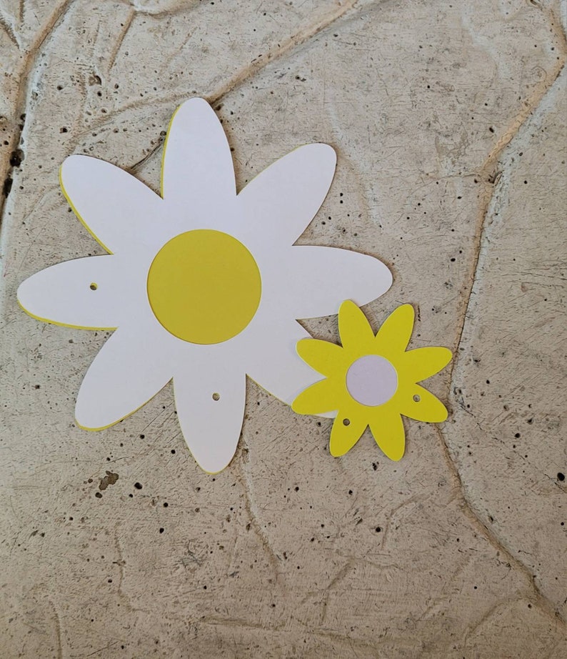 Daisy Garland Small or Large SVG, Digital Two Layers for Cricut Cutting Machine image 3