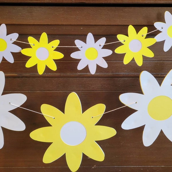 Daisy Garland Small or Large SVG, Digital Two Layers for Cricut Cutting Machine