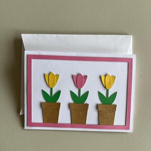 Wenskaart tulpen in pot A6-formaat en envelop SVG, digitale snijbestanden