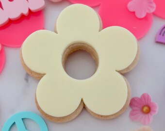 Daisy Cookie Cutter - Groovy/ Flowers/ Easter/ Daisies/ Spring
