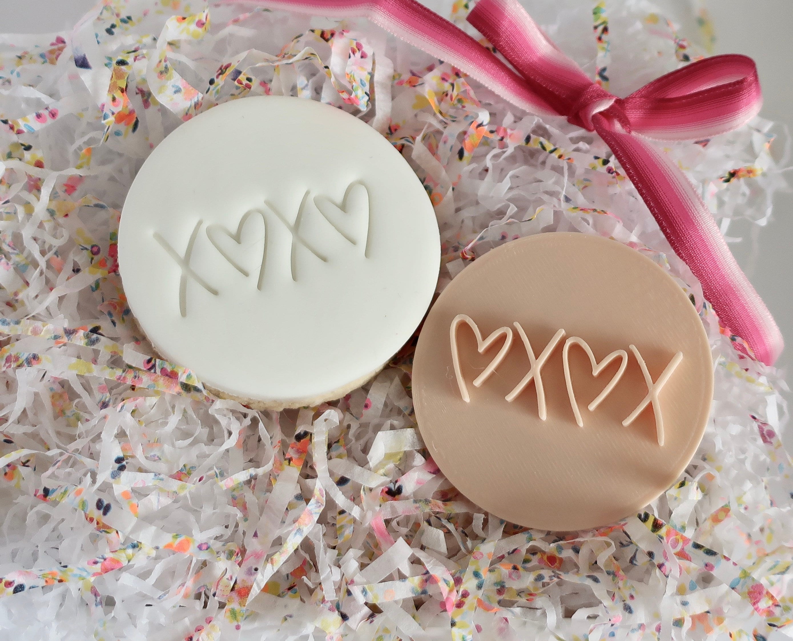 Xoxo - Fondant Embosser / Stamp - cookies & cupcakes