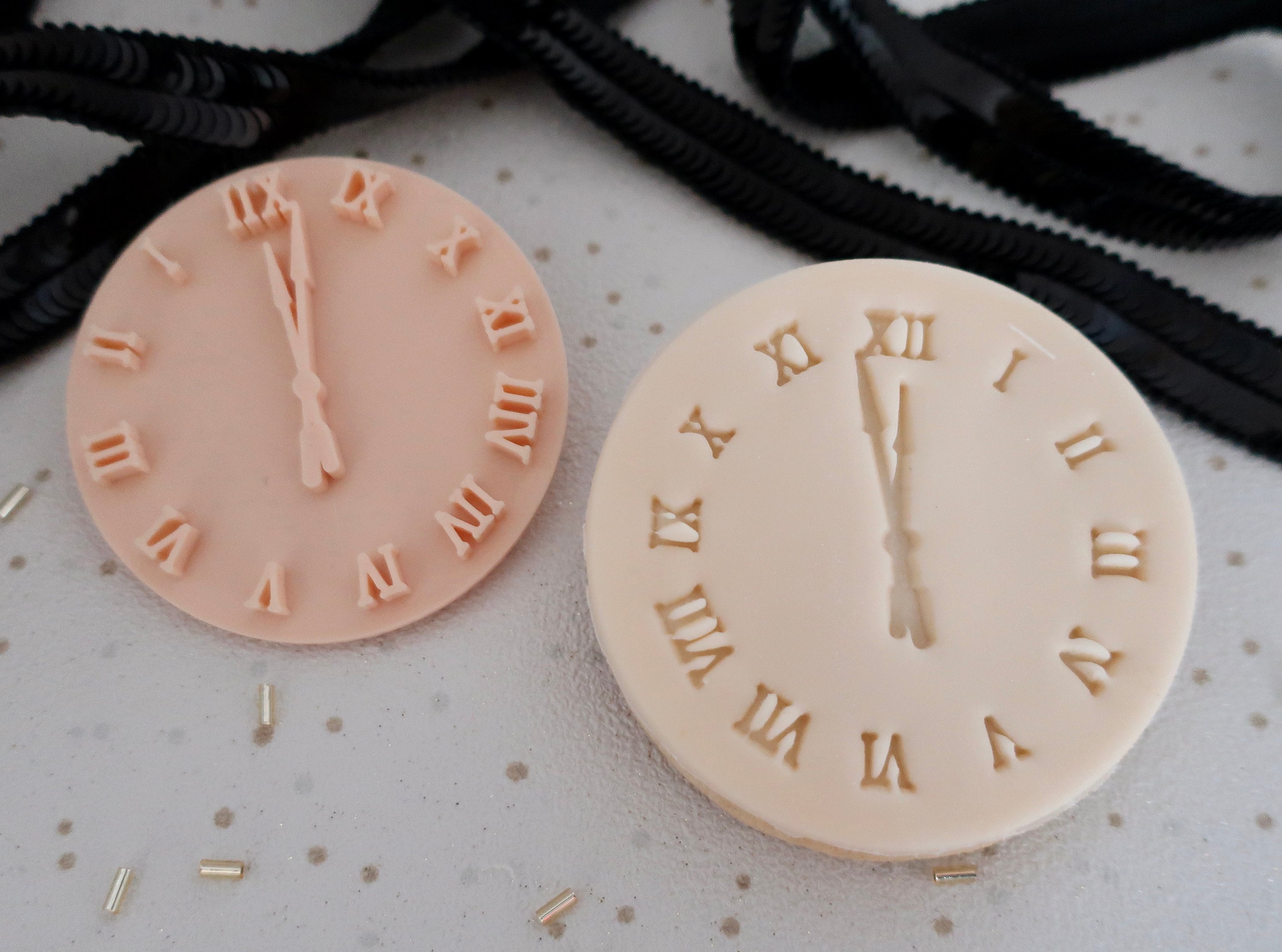 Clock Face -  Fondant Embosser / Stamp - cookies & cupcakes