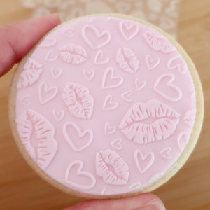 Lips & Hearts Pattern Fondant Embosser: Cookie/ Cupcake Texture Tile