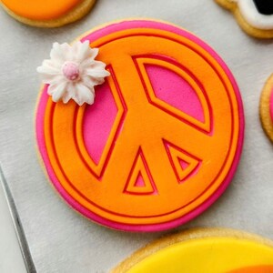 Peace Sign Fondant Embosser: Groovy Cookie & Cake Decor