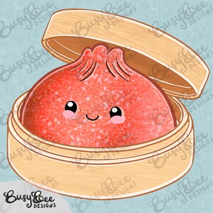 Könnte beinhalten: Digitale Illustration eines lächelnden, roten Knödels mit einem niedlichen Gesicht in einem Bambusdämpfer. Der Knödel hat ein strukturiertes Aussehen und befindet sich vor einem hellblauen Hintergrund. Das Bild enthält den Text "Busy Bee Designs".