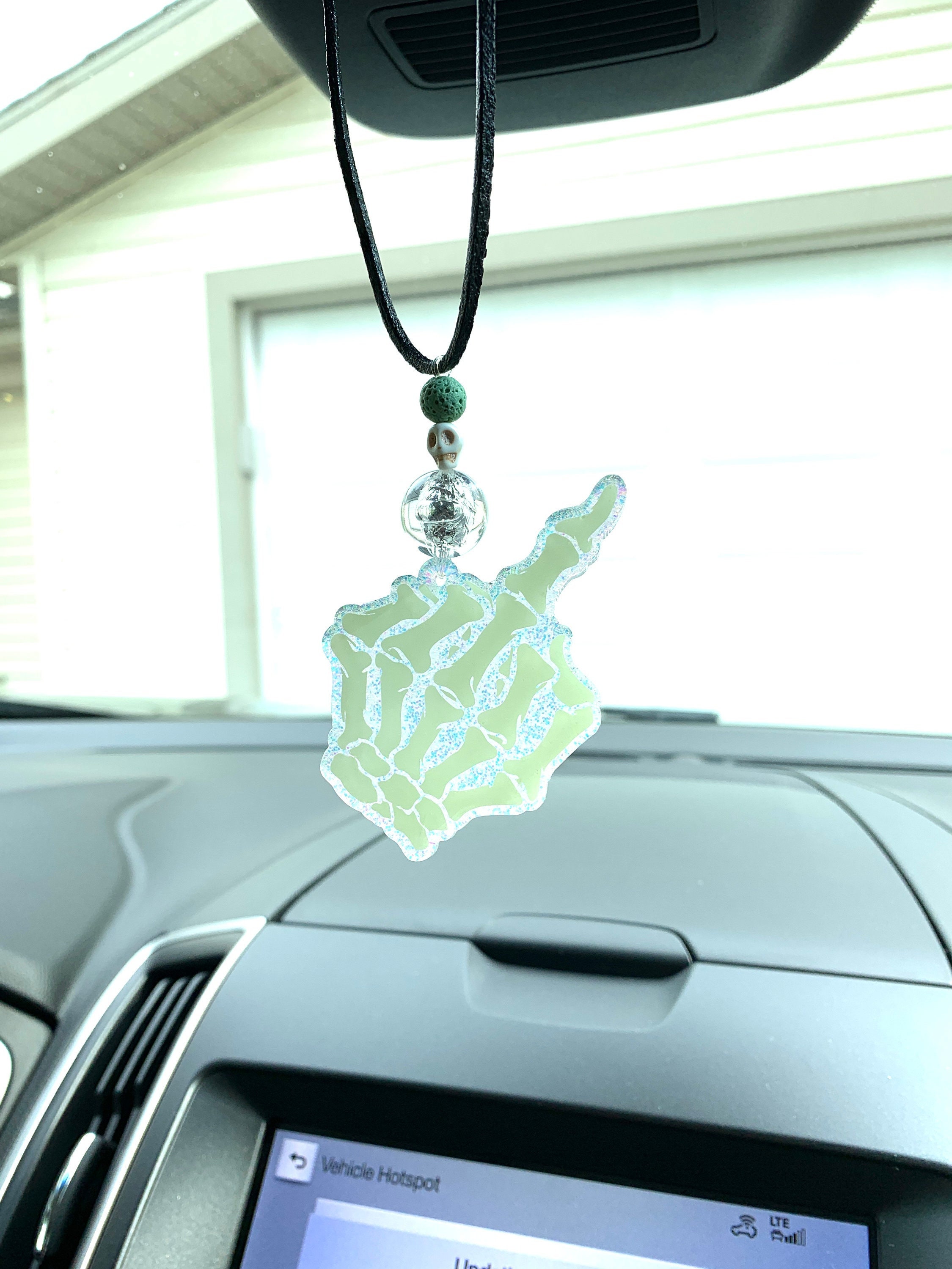  ikasus Car Rearview Mirror Pendant Cute Thousand Paper Crane  Car Pendant Interior Cowhide Rearview Mirrors Charms Ornament for Auto  Wallets Backpacks Keychains Living Room Bedroom Decoration Green :  Automotive