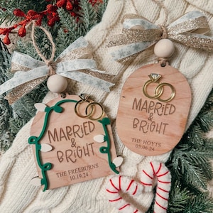 Nuestro primer adorno navideño / Adorno de boda personalizado / Regalo de boda / Casado y brillante / Regalo de Navidad para parejas