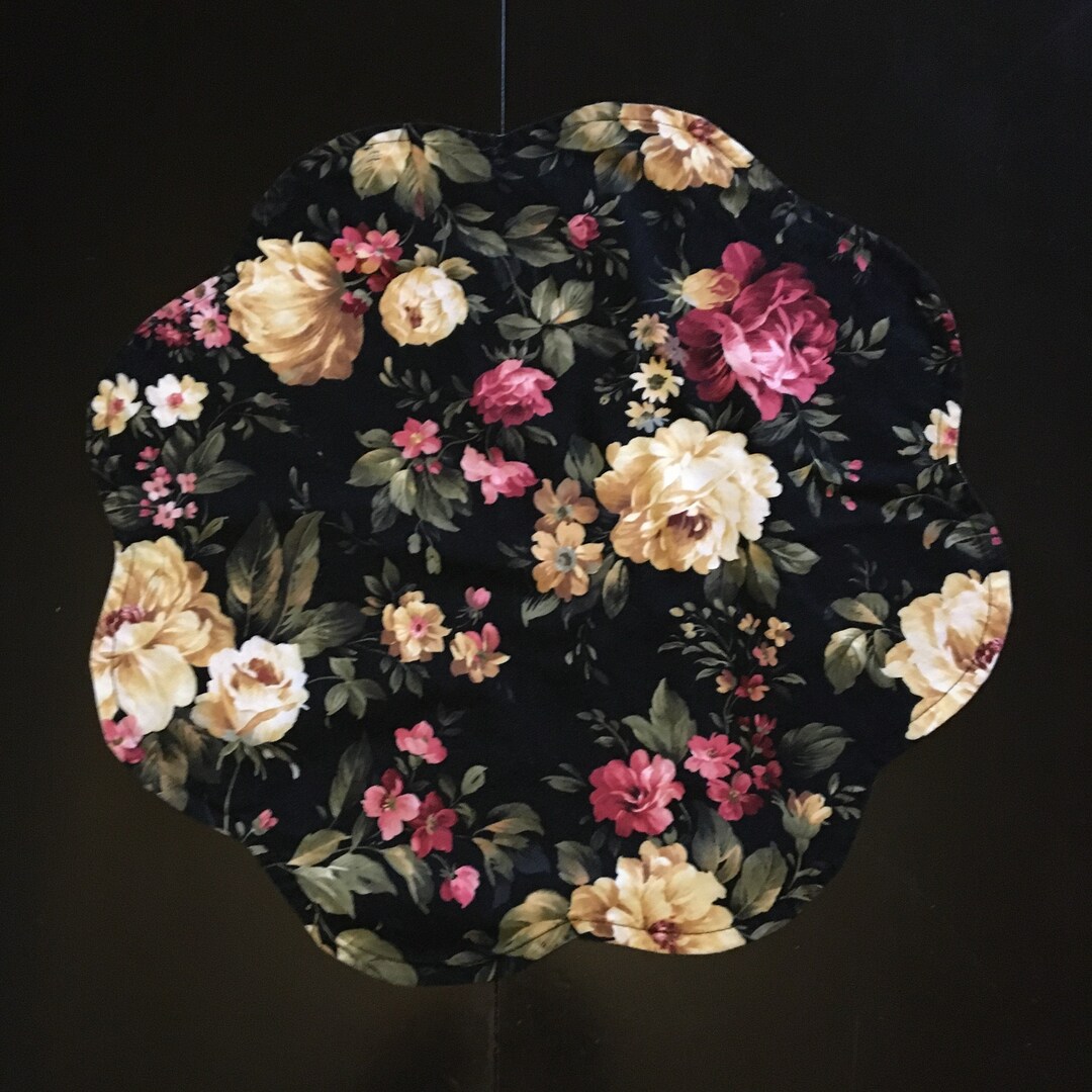 Scalloped Reversible Table Topper - Etsy