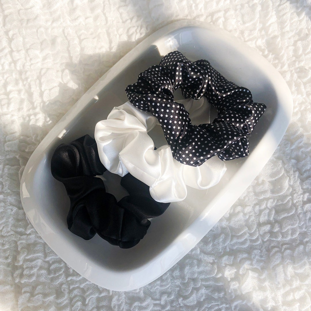 SCRUNCHIE WHITE main image 1