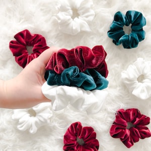 Christmas Velvet Scrunchie Set | Red, Green, White Soft Velvet Scrunchy Pack | Christmas Gift for Her | Velour Chouchou | New Year&#39;s Gift