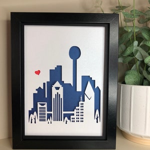 Boîte d'ombre en papier découpé sur les toits de la ville avec un cadre noir ou crème de 20 x 10 pouces, sélectionnez n'importe quelle silhouette de ville découpée au laser Cricut Silhouette