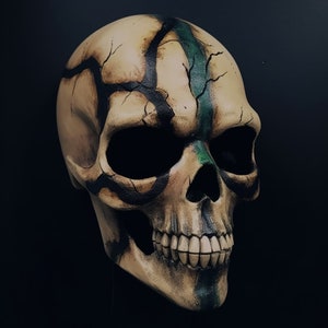 Véritable crâne mexicain, masque Plongez dans le symbolisme mexicain des traditions. Artisanat du Jour des Morts. Masques Calavera en papier totalement faits main