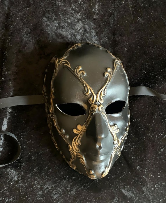 Exquisite Venetian Mask for Interior Design Handcrafted Elegance