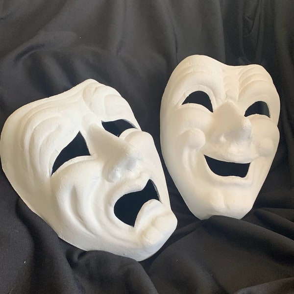 Theatraal harmoniemasker dat de essentie van drama en komedie combineert. Evenwichtige emoties: theatraal masker dat drama en komedie verenigt