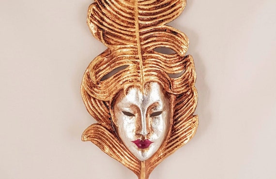 Maschera veneziana in foglia d'oro per decorazione in cartapesta