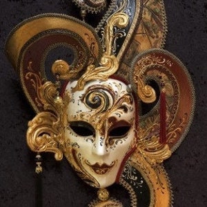 Tarotkaarten. Vrouw. Origineel masker in Venetiaanse stijl. Handgemaakt volgens de specifieke methode van Italiaanse ambachtslieden Marcella.