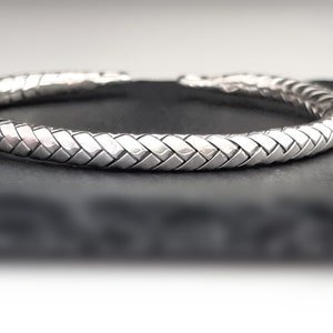 Amazing Sterling Silver Plain Shiny Design Round Bangle