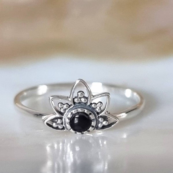 Silver ring - flower ring with black gemstone