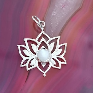 Lotus necklace pendant with mother of pearl shell, pendant sterling silver 925, mother of pearl, shell necklace