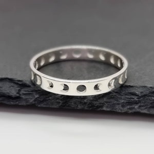 Anello con luna in argento sterling 925 con fasi lunari.