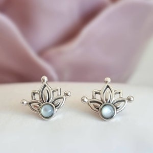 Flower stud earrings, sterling silver 925