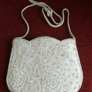 VTG Carla Marchi Sac à main de soirée perlé en satin blanc avec bandoulière petite