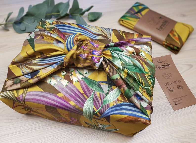 Furoshiki BW Satin Premium Limette Floral Geschenkverpackung aus Stoff Made in Deutschland Bild 3