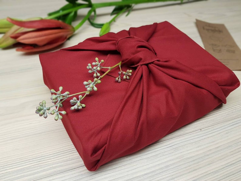 Furoshiki Baumwolle Rot Gold Geschenkverpackung aus Stoff Made in Deutschland Bild 1