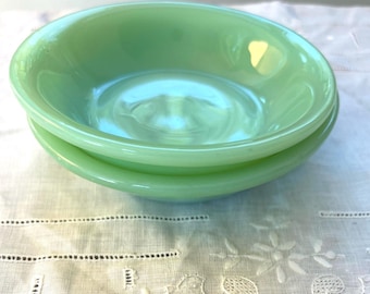 Vintage Fire King Jadeite Berry Bowl: Restaurant Ware (4 3/4")