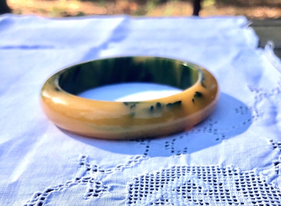 Bakelite Green and Yellow Mottled Bracelet I Vint… - image 1