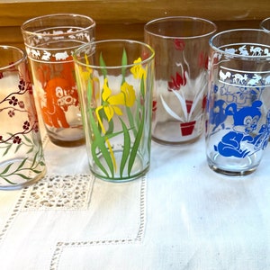 4 Vintage Flower Print Small Drinking Glasses, Set of 4 Juice