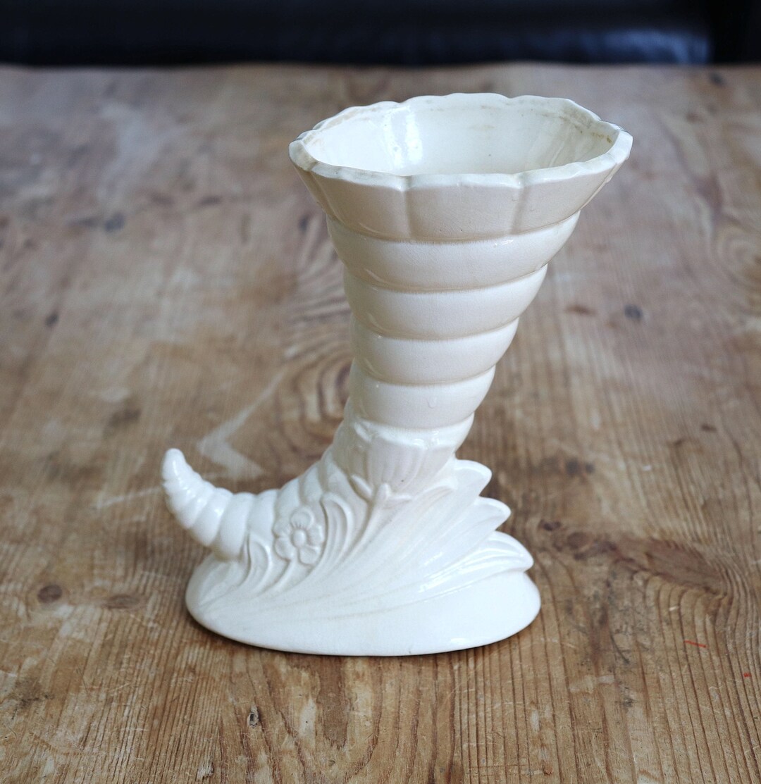 Vintage Mccoy Flower Vase I White Mccoy Brush Cornucopia Vase Etsy