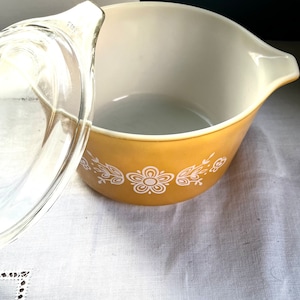 Pyrex Butterfly Gold Casserole or Serving Dish with Lid I Vintage Cinderella Floral Design