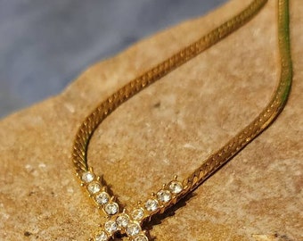 Vintage Avon Gold Tone Necklace with Crystals
