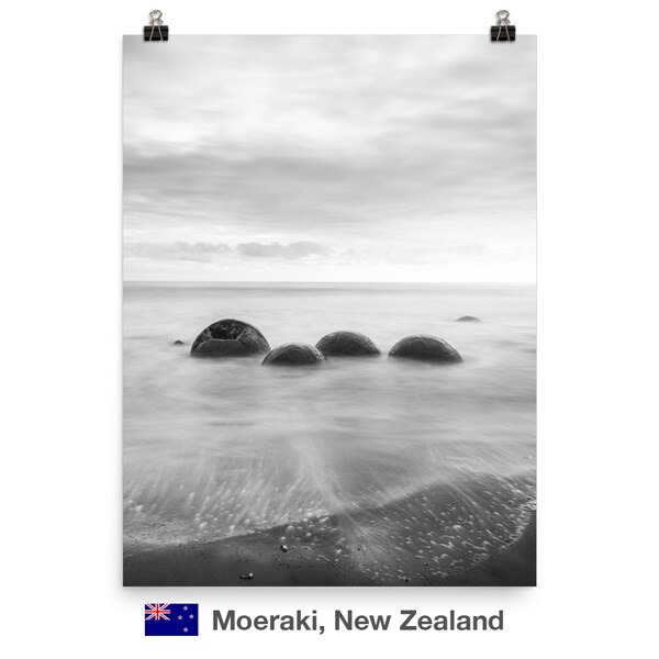 Moeraki Boulders 4 Front - Nouvelle-Zélande - Affiche d’art minimaliste pour bureau moderne ou salon