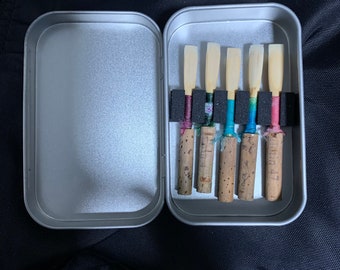 Oboe reed case (tin)