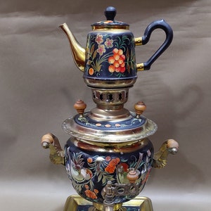 ELECTROSAMOVAR. Rare set of Soviet samovar 3L hand painted with teapot and tray.