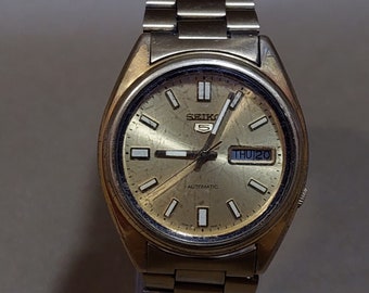 Old SEIKO 5 Men's Watch Vintage Japanese Mechanical Automatic Wristwatch