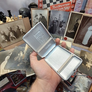 étui à cigarettes vintage. espace des années 60. fume-cigarette Tobachchana rétro.Accessoires pour fumeurs.