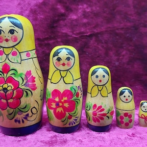 Matryoshka/Baboeshka - 1990 - wood - hand painted -