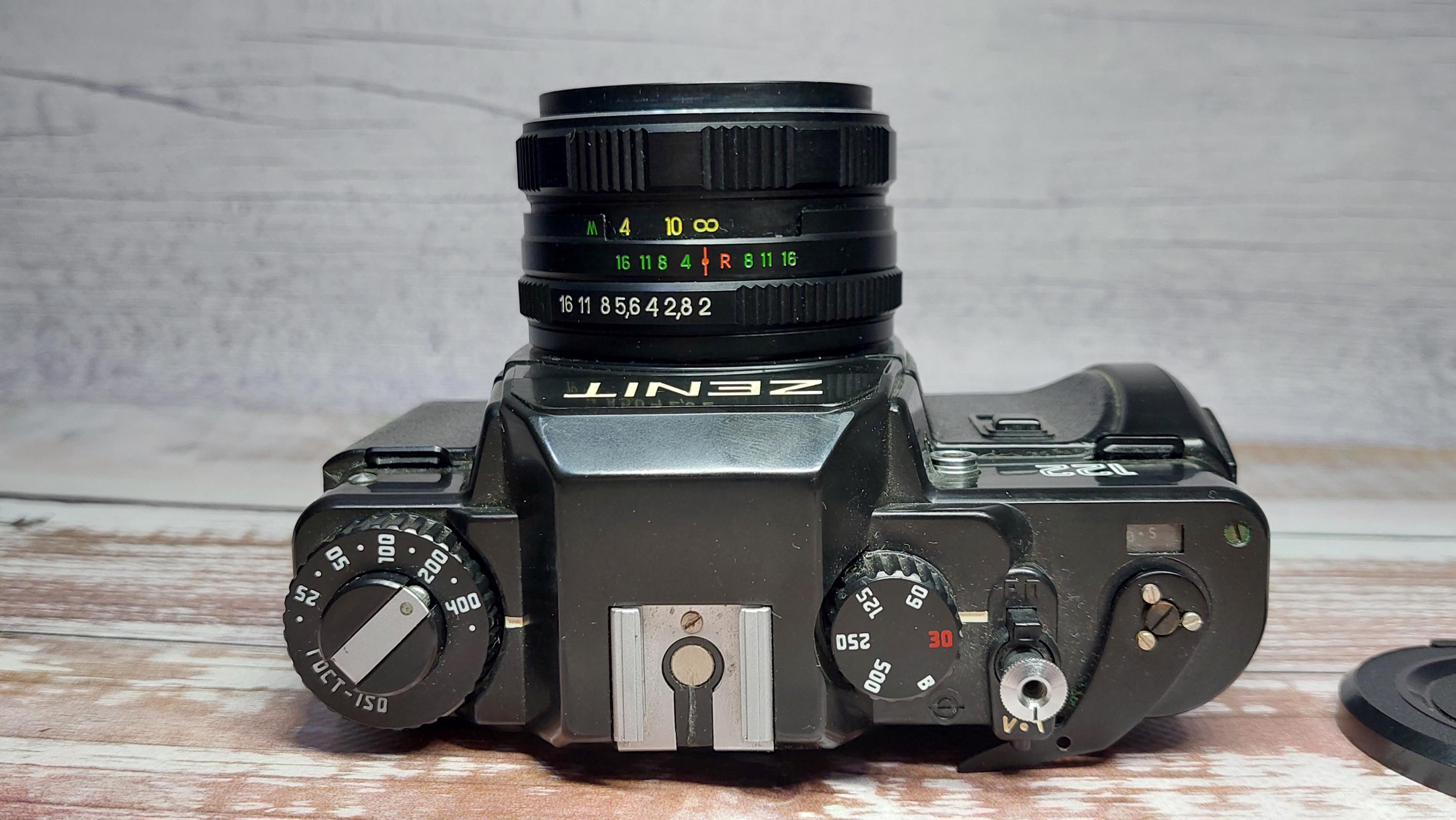 Zenit 122 35mm Film SLR Camera With Manual Control and Helios 44 M