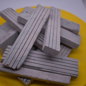 Edible Black grooved slates