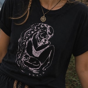 Freya T-Shirt, Norse Goddess Freyja Tee, Viking Mythology Shirt, Nordic Scandinavian Clothing, Feminine Viking Style