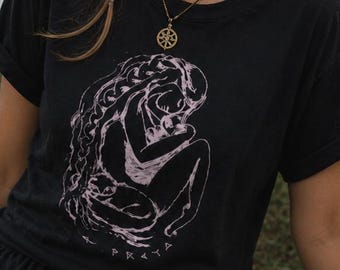 Freya T-Shirt, Norse Goddess Freyja Tee, Viking Mythology Shirt, Nordic Scandinavian Clothing, Feminine Viking Style