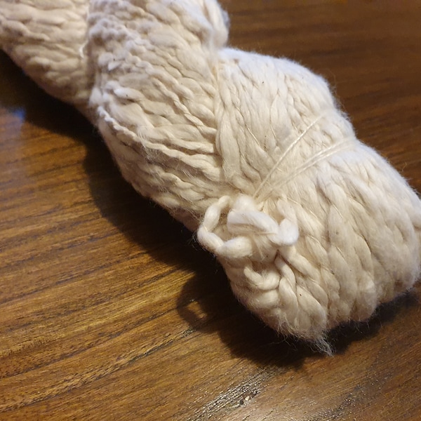 Organic Super Slub Thick Cotton Yarn (Ne 1.75/1)