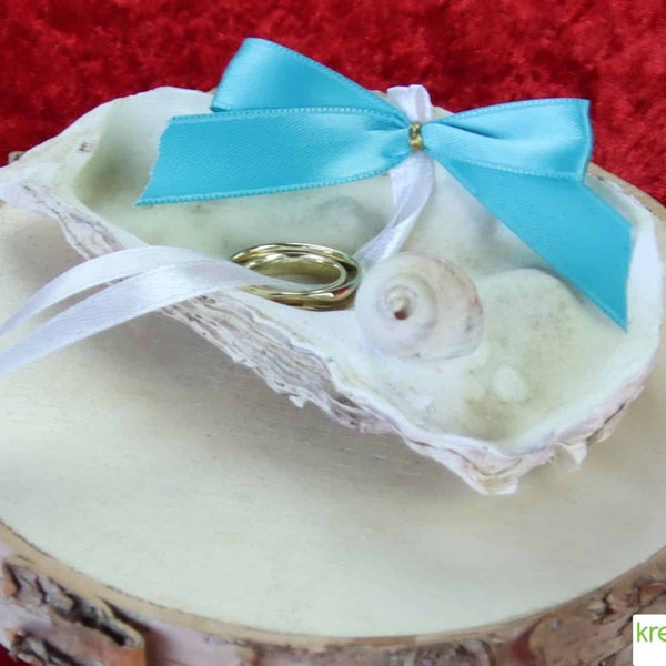 Elegant oyster shell ring dish (white) with stylish turquoise and white satin bands - Perfect storage for your rings