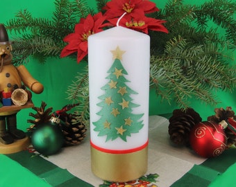 Handverzierte Weihnachtskerze mit goldglänzendem Tannenbaum und Sternen, Perfekte Weihnachtsdeko