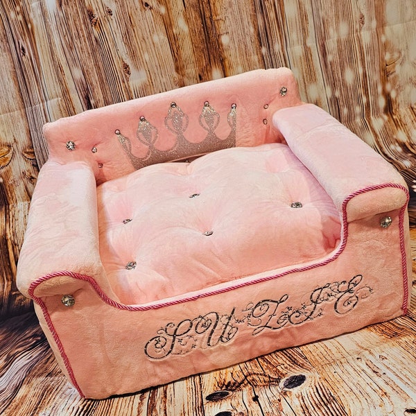 Personalize embroidered pet bed, Personalize dog bed, luxury pet bed, luxury pet furniture, luxury dog furniture, Personalize pet beds